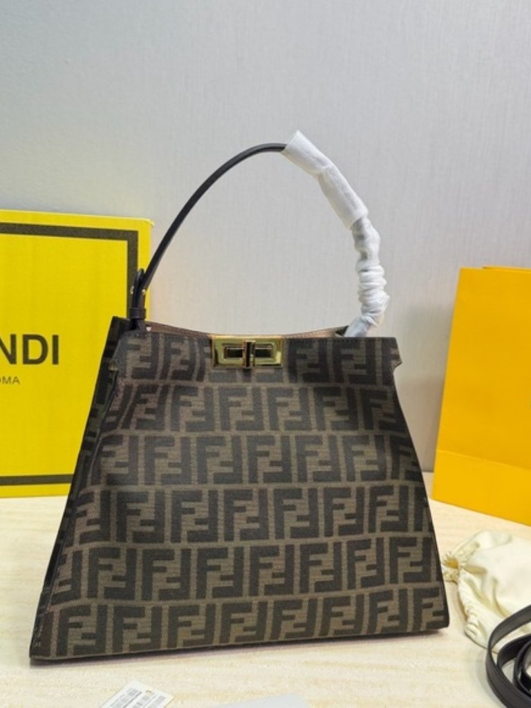 Fendi Bag 386$
